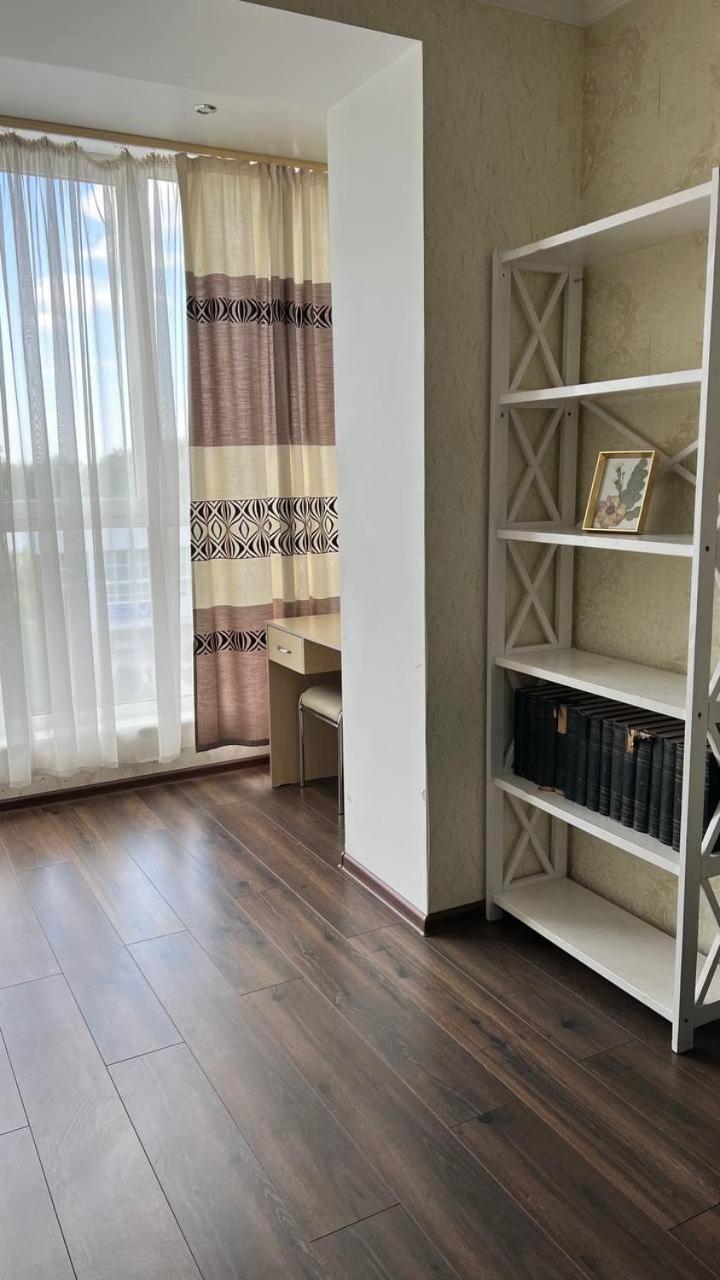 Chernigov City Apartments Na Peremohy Chernihiv Exterior foto